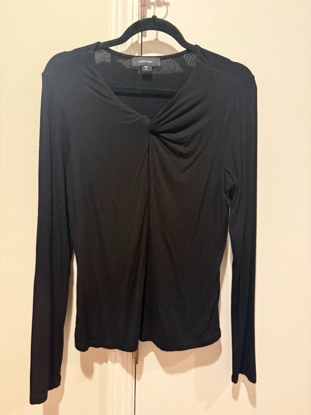 Karen Kane twisted knot, black long-sleeve top (M)